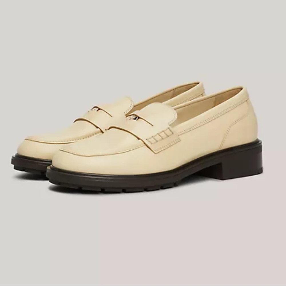 Tommy Hilfiger cream loafers size 39 women’s size 8.5 - Picture 3 of 6